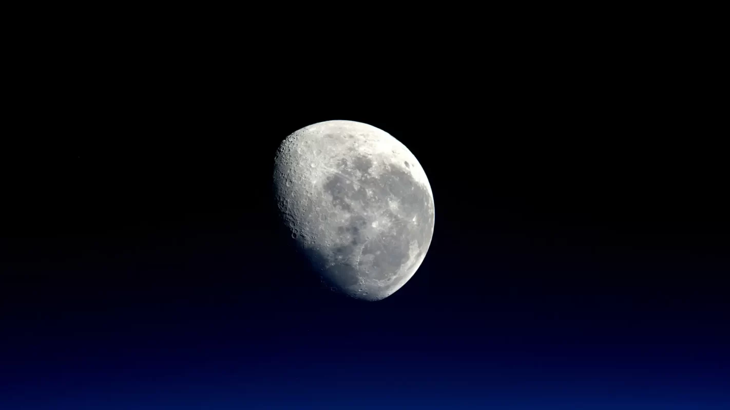 ¿Qué pasaría realmente si desapareciera la Luna?